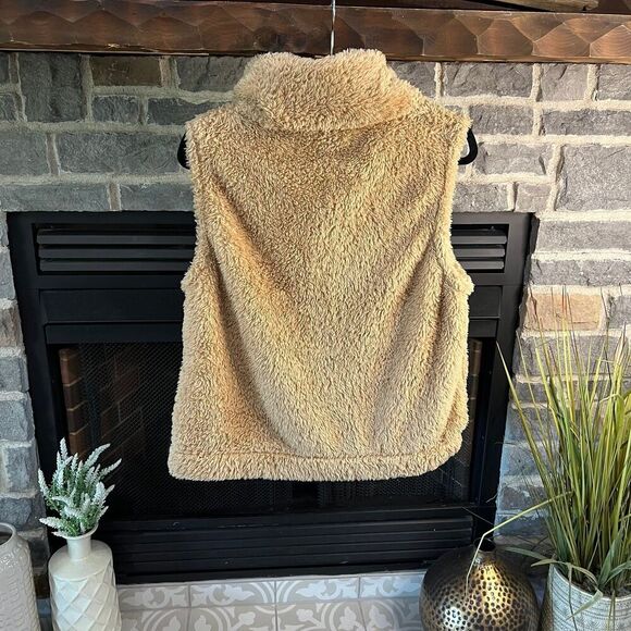 Tommy Hilfiger Vest - Picture 5 of 7